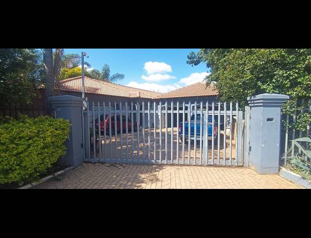 4 BEDROOM HOUSE FOR SALE IN BIRCH ACRES
